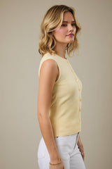 ROUND NECK SLEEVELESS BUTTON DOWN RIBBED TOP: BUTTER / L