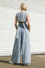 A textured denim pant - FP1269: LIGHT DENIM / Contemporary / L