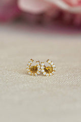 Luxe Horseshoe Earrings: Yellow Gold