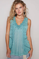 Sleeveless contrast floral lace crochet detail v-neck top: DOVE GREY / S
