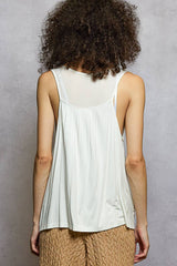 Sleeveless contrast floral lace crochet detail v-neck top: DOVE GREY / M