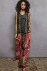 Sleeveless contrast floral lace crochet detail v-neck top: DOVE GREY / L
