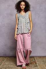 Sleeveless contrast floral lace crochet detail v-neck top: DOVE GREY / M