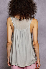 Sleeveless contrast floral lace crochet detail v-neck top: DOVE GREY / M