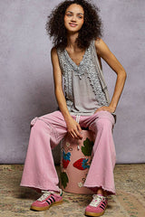 Sleeveless contrast floral lace crochet detail v-neck top: DOVE GREY / M